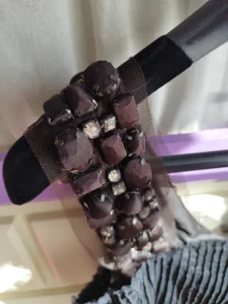 Top negro con pedrería