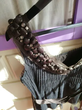 Top negro con pedrería