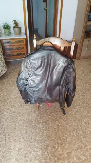 Chaqueta Cuero Cruzada Vintage Negra Roja