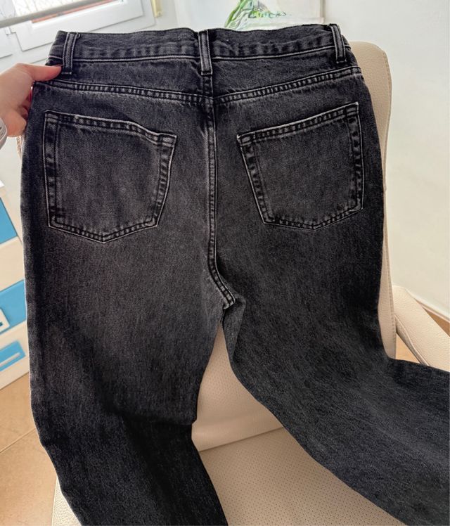 Vaqueros Zara grises con pedrería