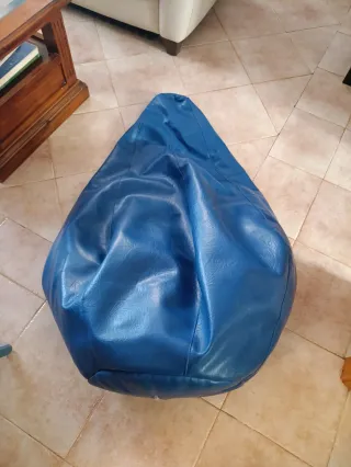 Puff pera azul piel sintética