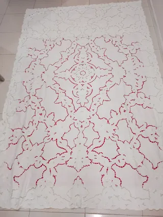 Tovaglia lino ricamata intaglio senza tovaglioli 