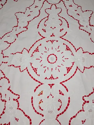 Tovaglia lino ricamata intaglio senza tovaglioli 