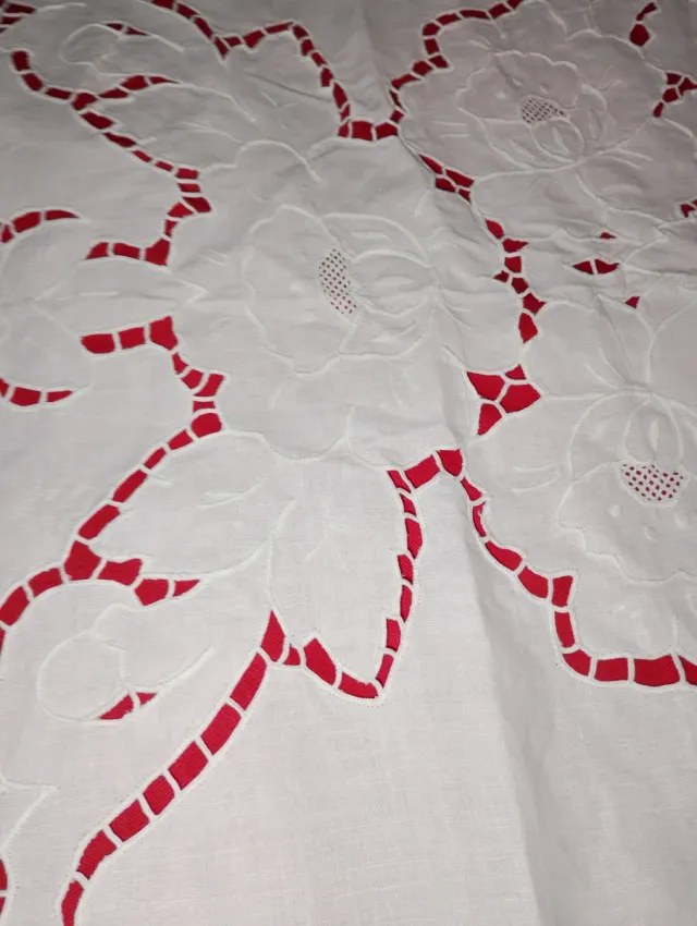 Tovaglia lino ricamata intaglio senza tovaglioli