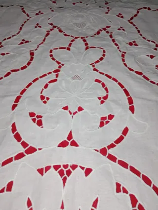 Tovaglia lino ricamata intaglio senza tovaglioli 