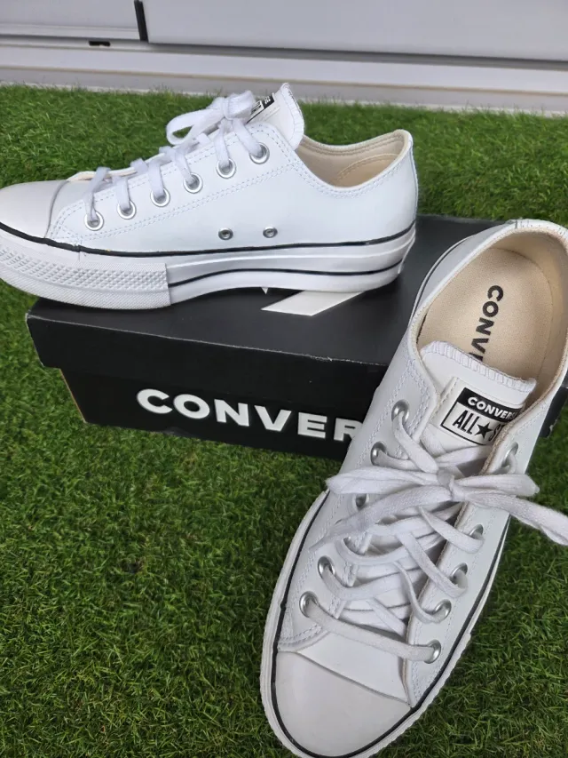 Converse nuevas piel. Chuck Taylor