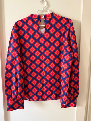 Blusa manga larga estampada