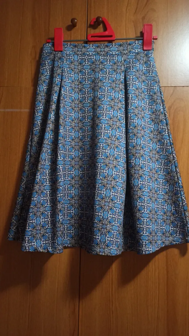 Falda de vuelo con estampado