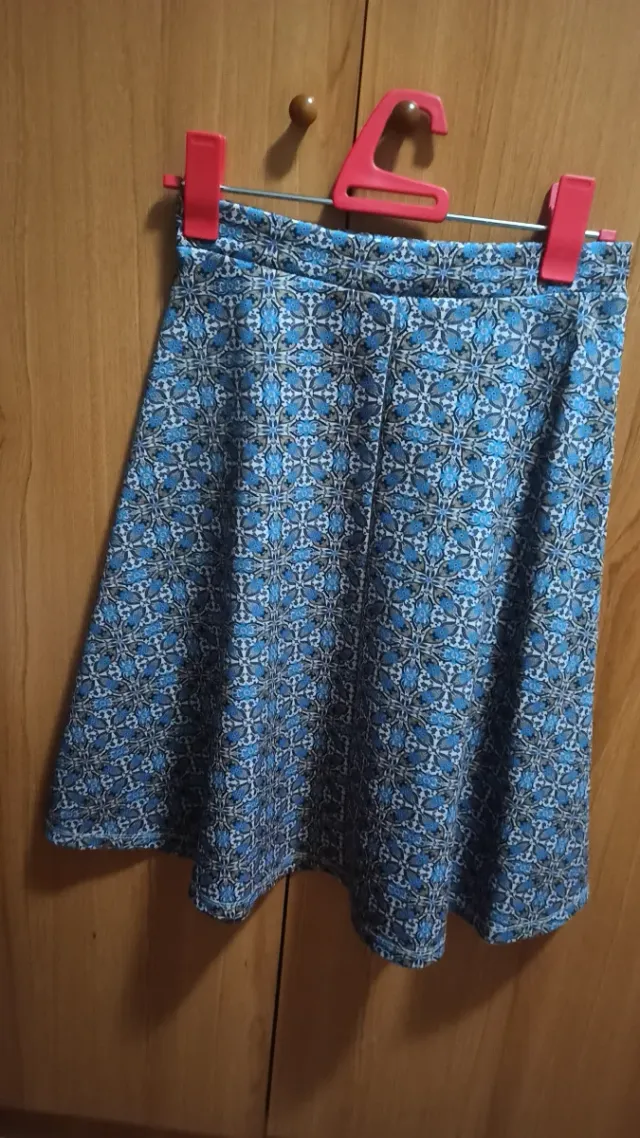 Falda de vuelo con estampado