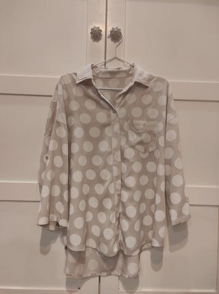 Blusa beige lunares blancos