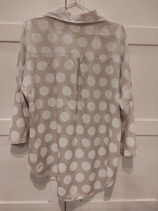 Blusa beige lunares blancos