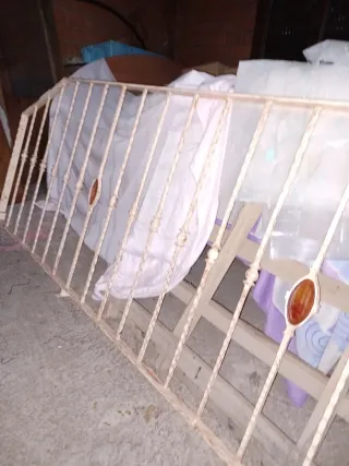 Pasamano de forja con detalle ovalado