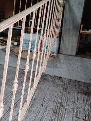 Pasamano de forja con detalle ovalado