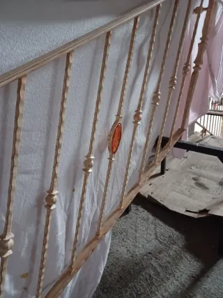 Pasamano de forja con detalle ovalado