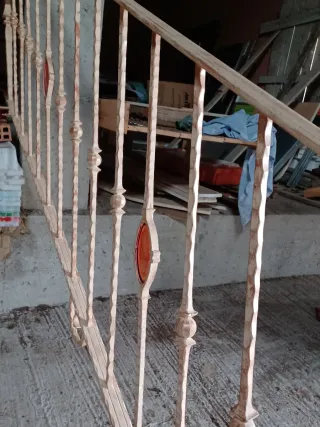 Pasamano de forja con detalle ovalado