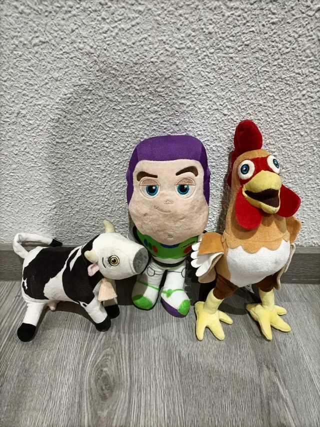 Lote Peluches: Vaca, Buzz Lightyear y Gallo