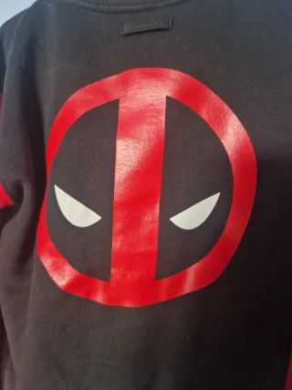Deadpool chaqueta universitaria