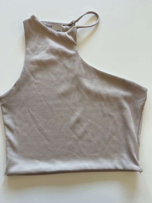 Top Bershka asimétrico talla única