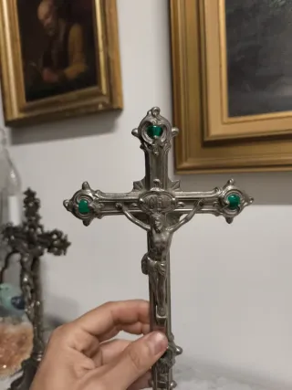 Cruz de altar antigua