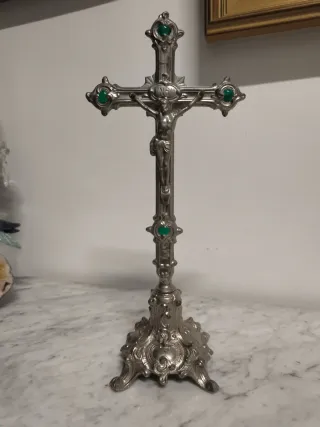 Cruz de altar antigua