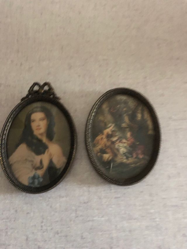 Cornici ovali antiche con dipinti 12-8 cm