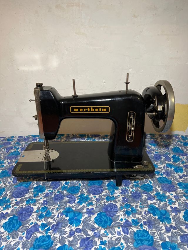 Máquina de coser vintage Wertheim 222507