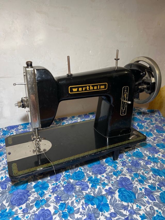 Máquina de coser vintage Wertheim 222507