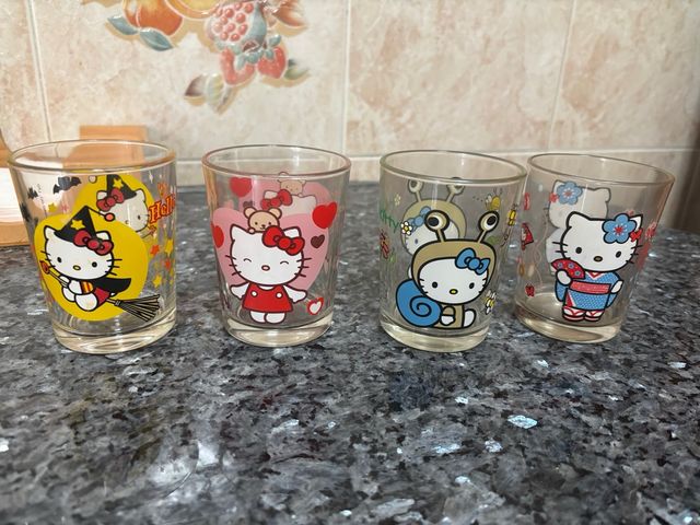 4 Vasos Pequeños Hello Kitty