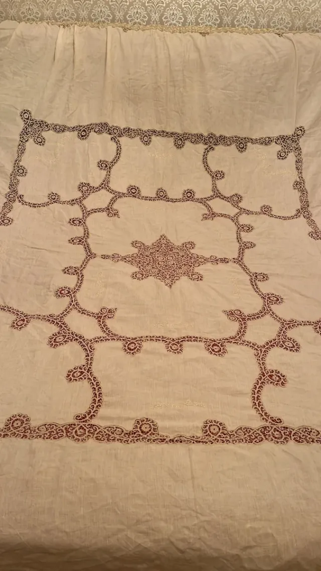 Tenda ricamata Cantù lino misura circa 290x2mt