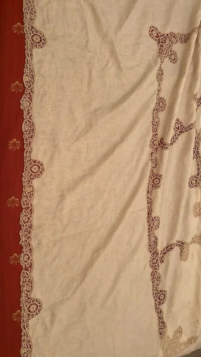 Tenda ricamata Cantù lino misura circa 290x2mt