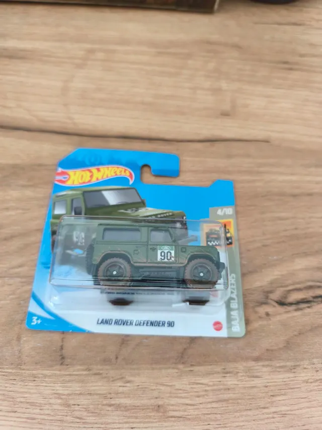 Hot Wheels Land Rover Defender 90