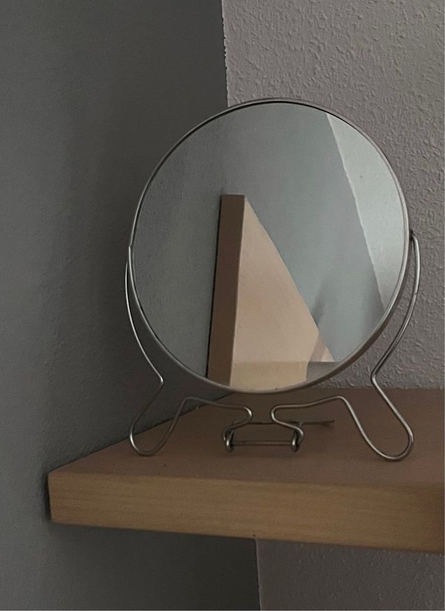 Espejo de sobremesa plateado con dos caras