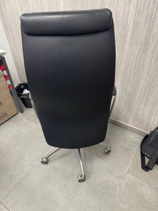 Sillón de dirección de piel negro