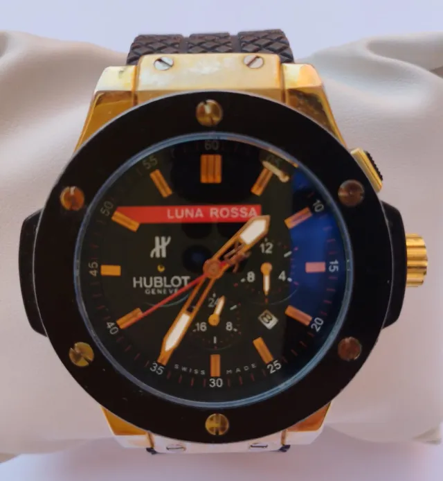 Reloj Hublot Luna Rossa Negro y Dorado