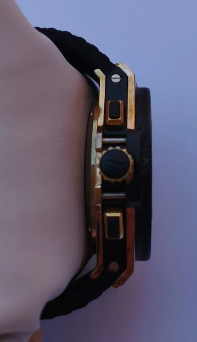 Reloj Hublot Luna Rossa Negro y Dorado