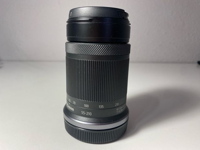 Cámara mirrorless Canon EOS R100 con 2 objetivos