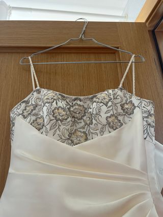 Vestido de Novia Blanco y Dorado