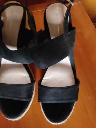 Sandalias cuña Sfera negras talla 37