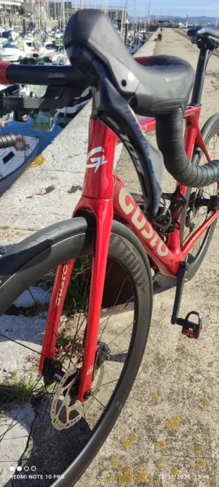Bicicleta de carretera Gusto Ranger EVO Roja
