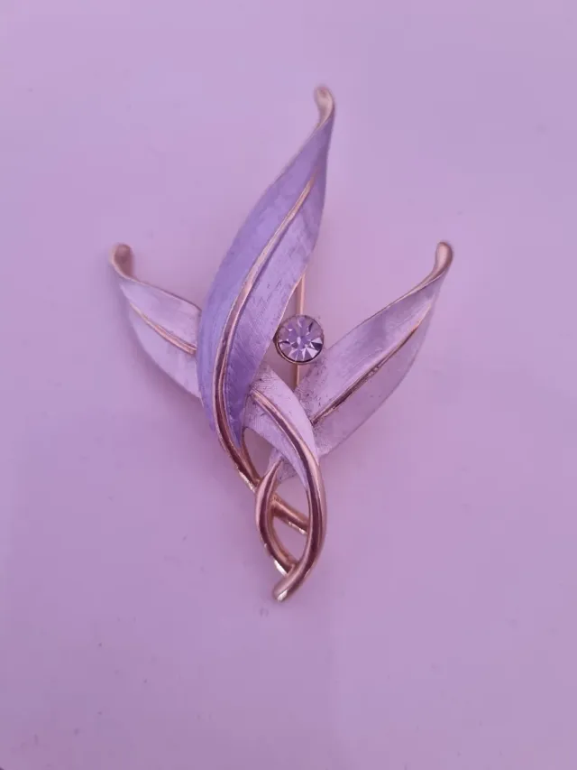 Broche vintage hoja dorado con brillante