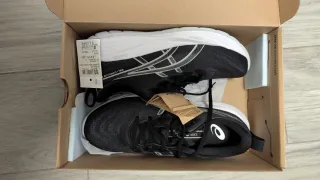 Asics Gel-Cumulus 27 Scarpe da Corsa Nuove