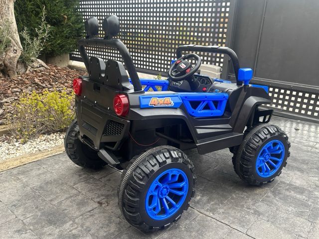 Coche eléctrico infantil azul