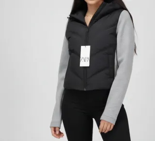 Chaqueta Zara acolchada gris y negra
