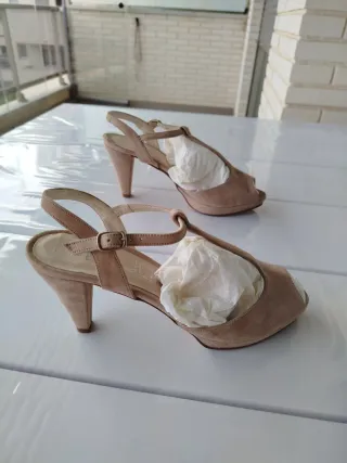 Sandalias beige sin estrenar