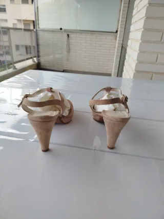 Sandalias beige sin estrenar