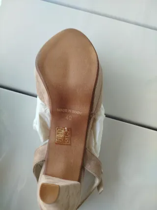 Sandalias beige sin estrenar