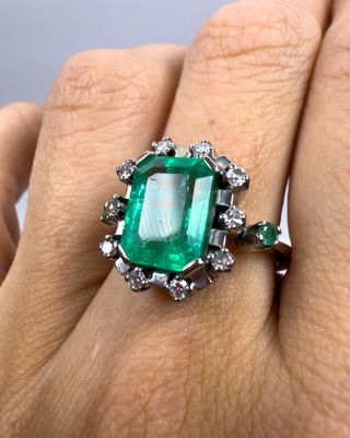 Anillo Oro Blanco 18k Esmeralda Talla Rectangular