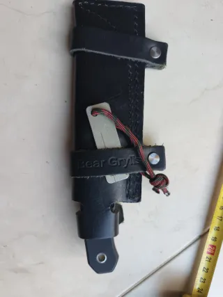 Cuchillo "Bear Grills" con funda de cuero