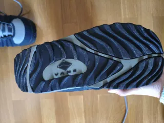 Tabla de snowboard rossignol y botas Vans