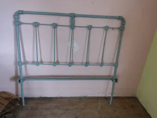 Cabecero de metal azul